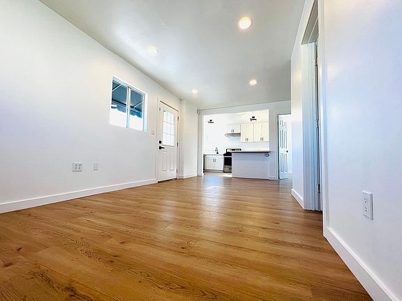 4th image of 769 Bennett Ave