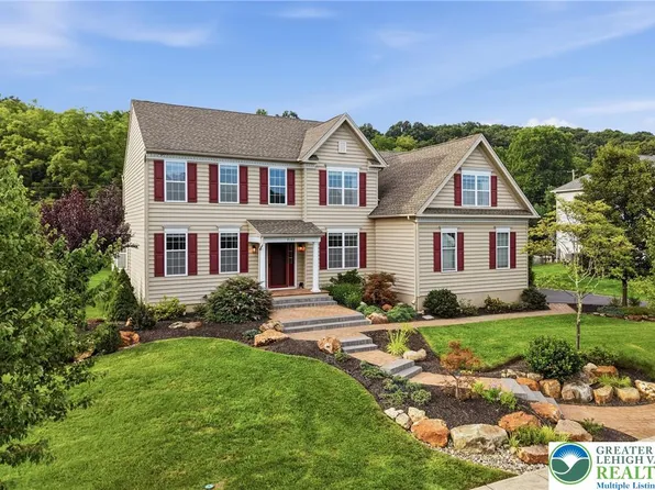 2135 Rainlilly Dr, Center Valley, PA 18034