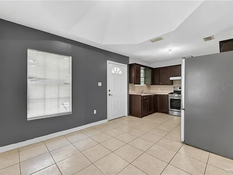 6703 S Oro Ln — Photo 7