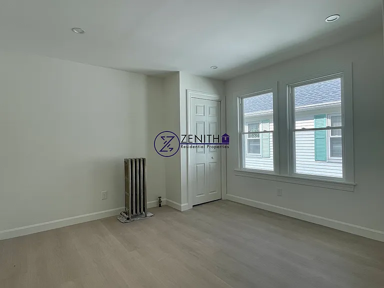 78-80 Hull St #80 — Photo 8