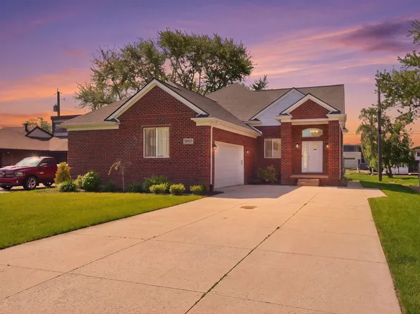 48484 Jefferson Ave, Chesterfield, MI 48047