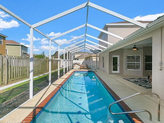 2nd image of 470 Stonehenge Cir