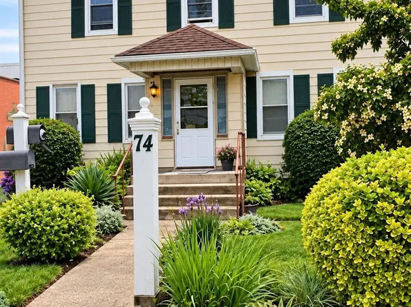 74 W Hoffman Avenue, Lindenhurst, NY 11757