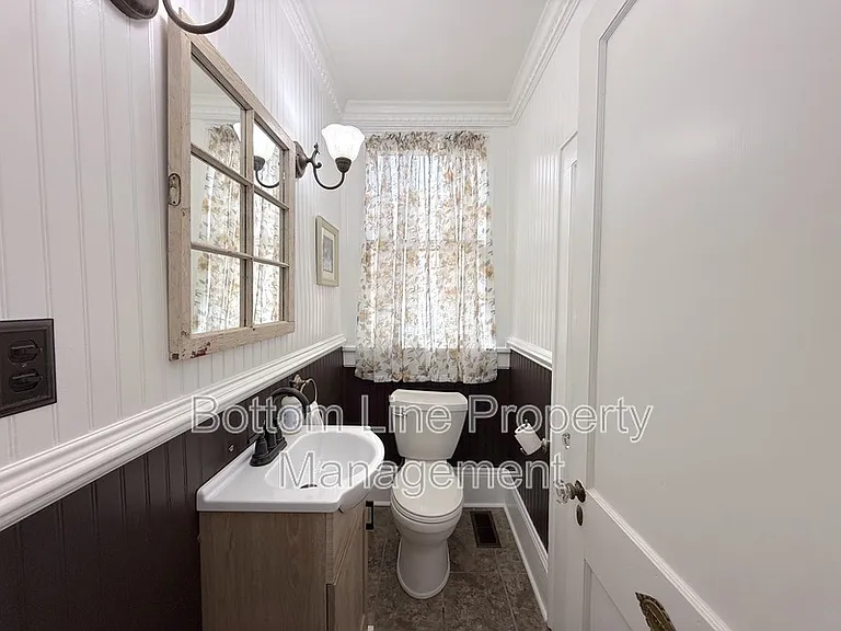 613 S York St — Photo 14