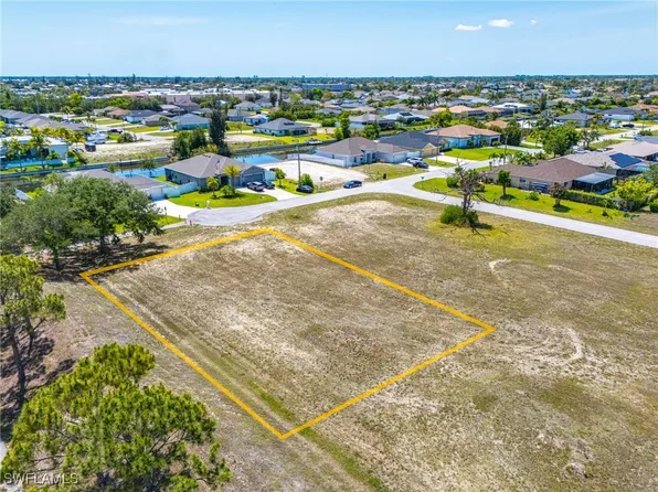 2418 SW 11th Ave, Cape Coral, FL 33914