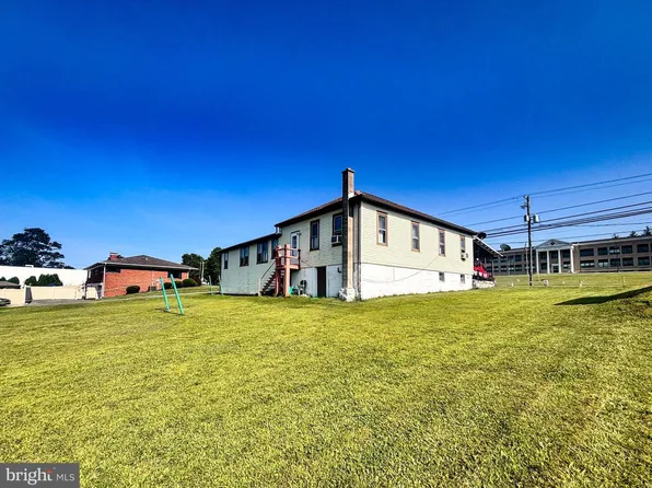 154-156 E Main St, Hegins, PA 17938