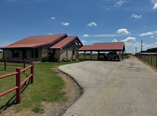 4378 Old Town Rd, Whitesboro, TX 76273