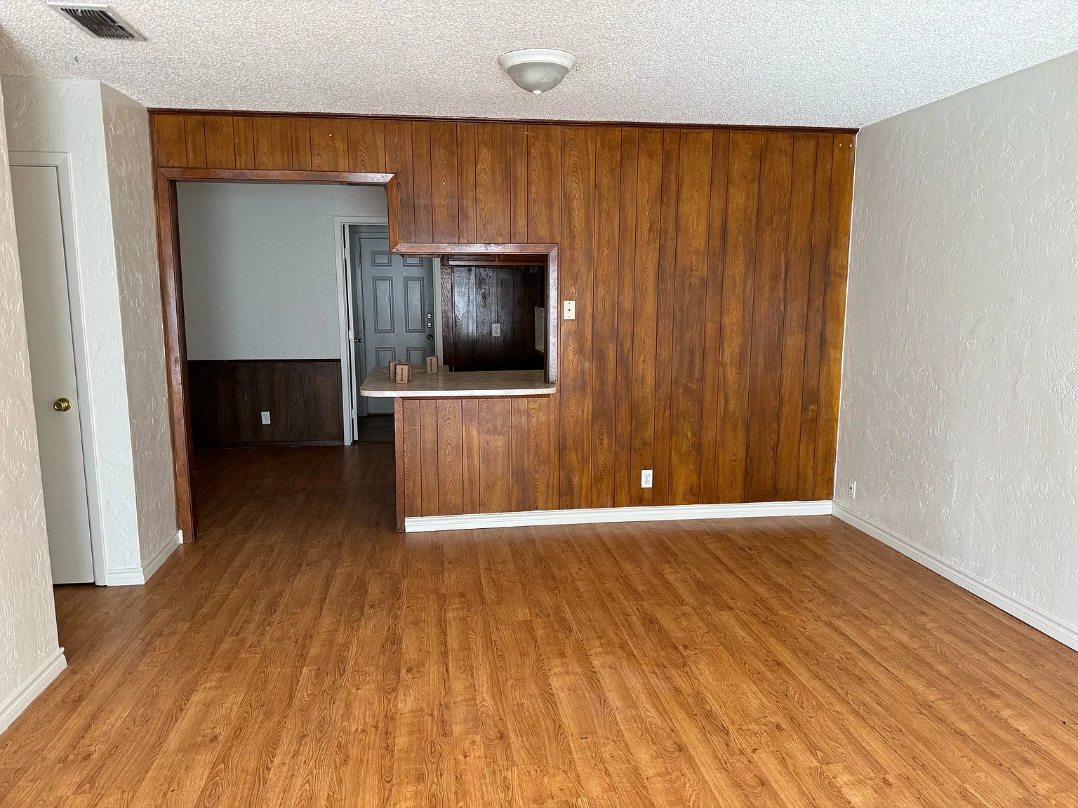 2 bed, 967 sqft, $895 — Photo 3