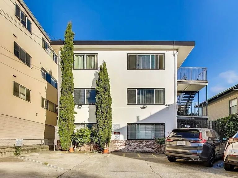 430 Vernon St #10 — Photo 15