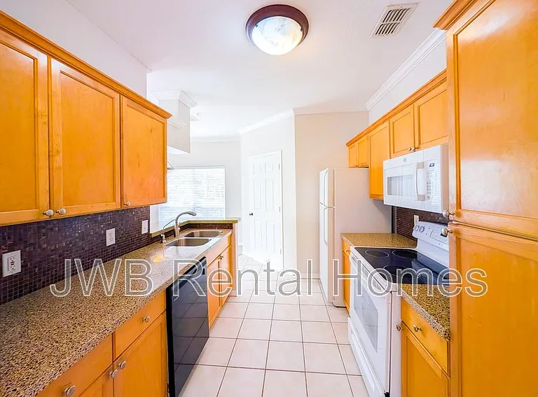10961 Burnt Mill Rd #1421 — Photo 4