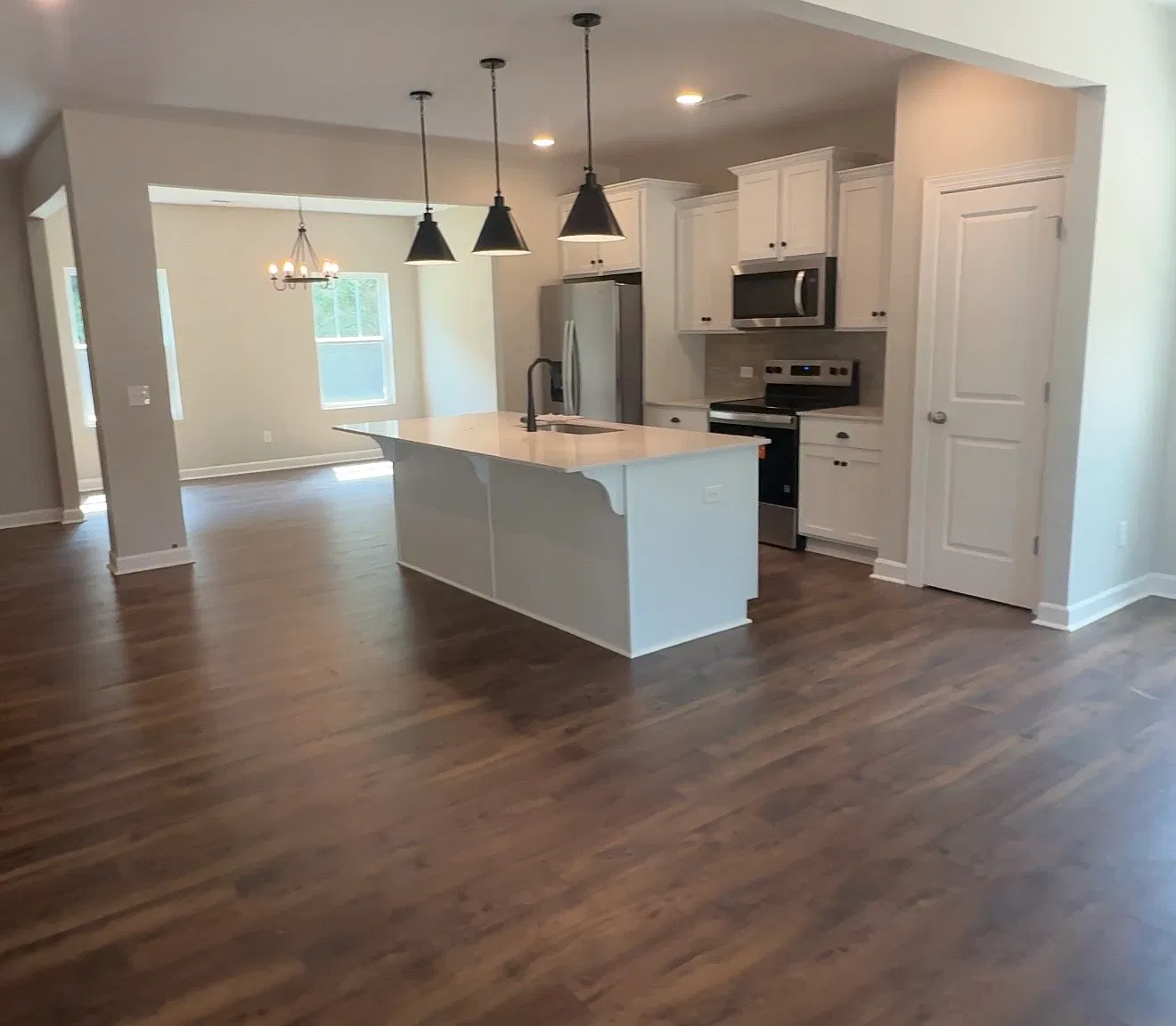 6255-6271 Brewer Ave — Photo 4