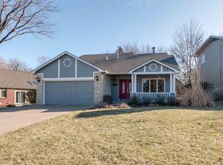2110 Hillview Dr, Manhattan, KS 66502