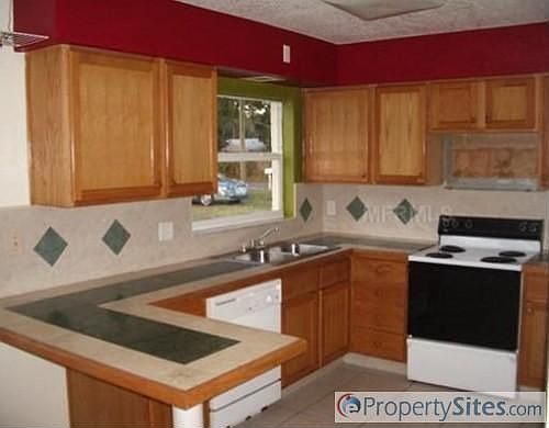 4th image of 7802 N Packwood Ave
