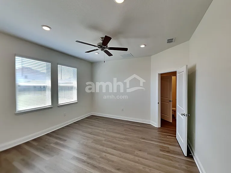 3739 Center Cove Ln — Photo 15