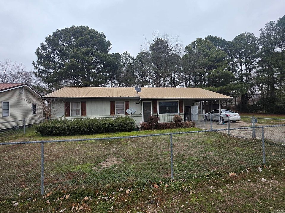 1st image of 1103 Oakdale St