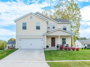 814 Ridgewood Dr, Linden, MI 48451