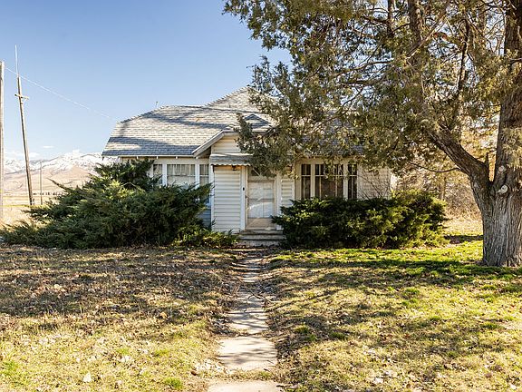 2nd image of 780 N Main St