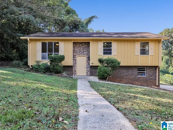 860 7th St SE, Graysville, AL 35073