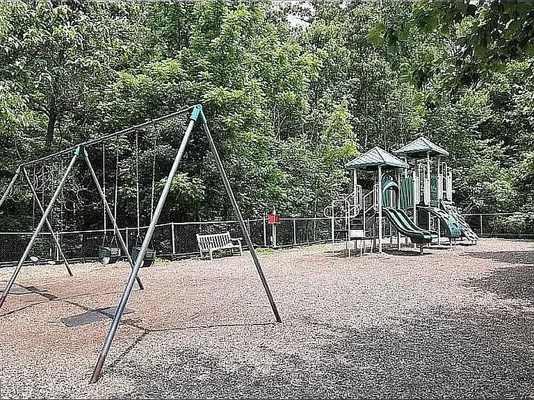 101 Wellington Park Dr — Photo 41