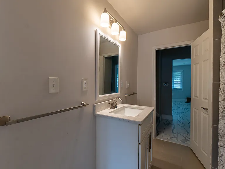 2604 Manchester Rd — Photo 15