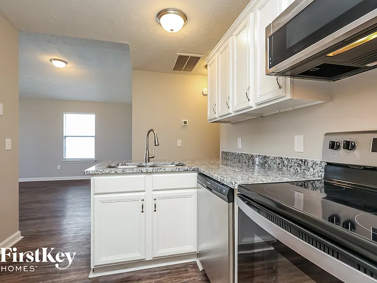 317 Cedar Park Cir — Photo 6