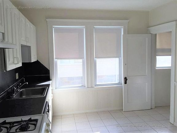 5th image of 229 Independence Ave #1R