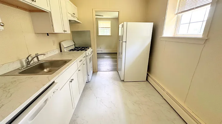 9 Village Cir #1 — Photo 3