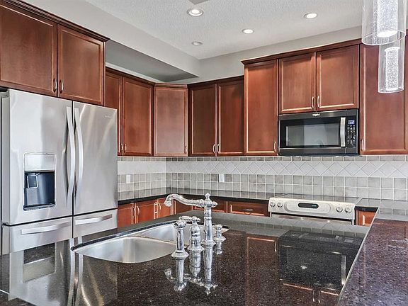 5th image of 144 E Hawkmere Rd