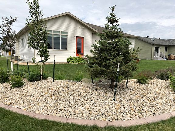 2nd image of 3037 3rd St E