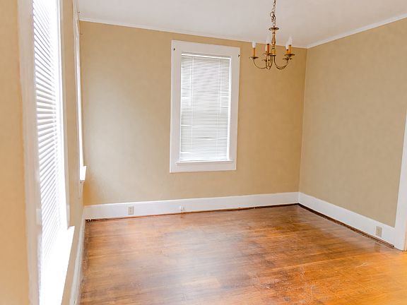 5th image of 137 S Pickens St