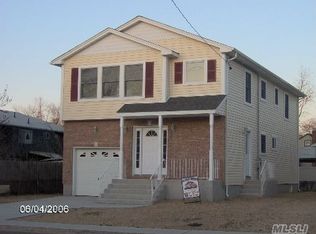 126 Perry St, Hempstead, NY 11550