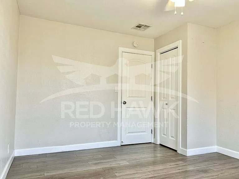 281 S California St — Photo 27