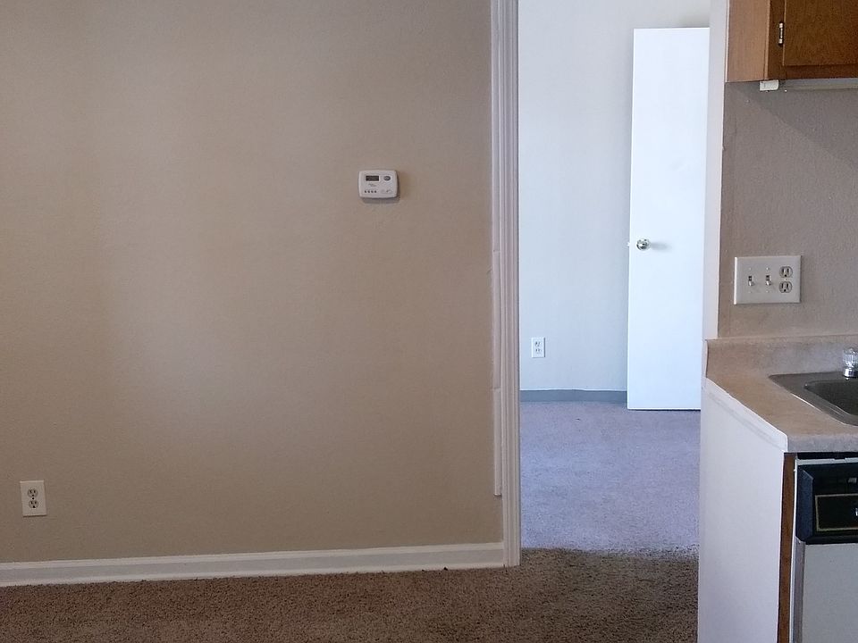 1st image of 916 Benton Blvd APT 1B