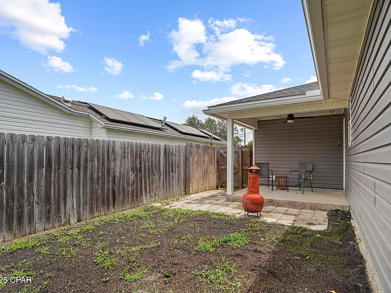 1815 Foster Ave — Photo 47