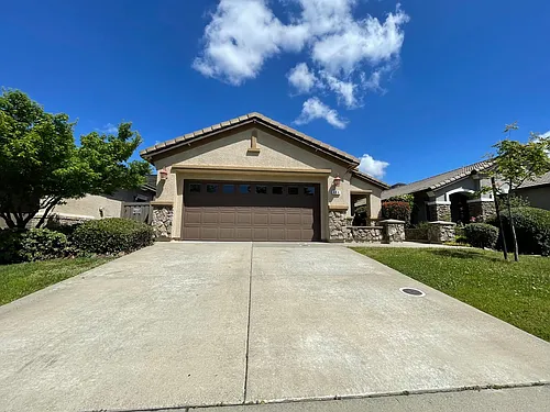 444 Lone Spur Dr Photo 1