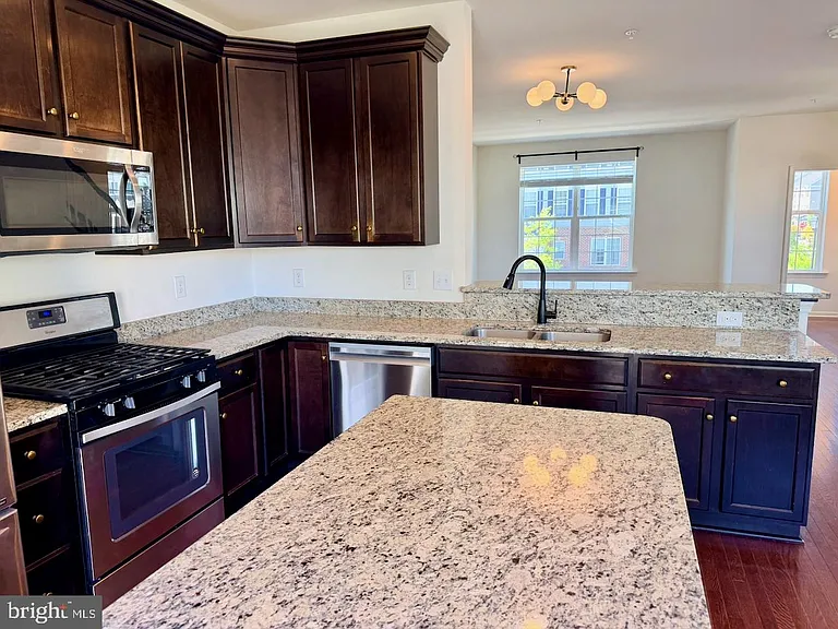 3744 Green St — Photo 9