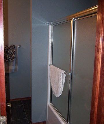 3rd image of 104 Mountain Oaks Dr