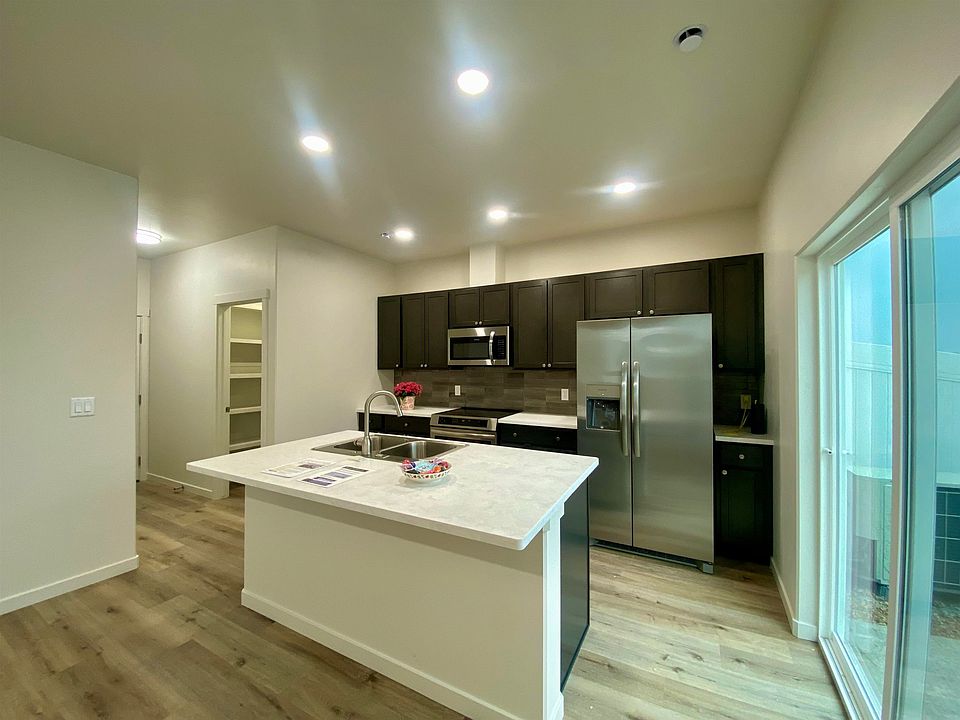 2nd image of 2781 Caspian Way #E