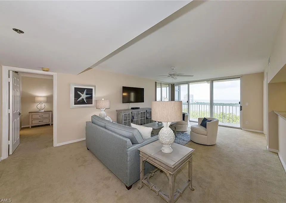 5550 Heron Point Dr #802