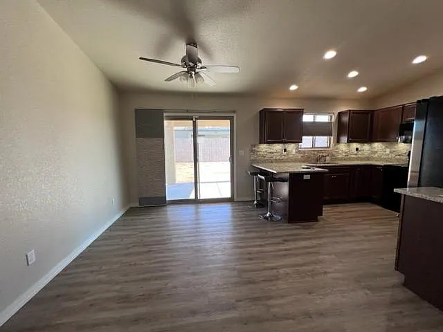 2843 E Luna Vis — Photo 14