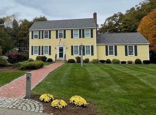 16 King Philip Path, Mendon, MA 01756