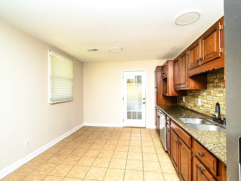 2942 Cheyenne Dr — Photo 2