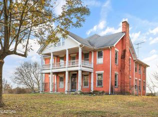 1305 Big Springs Rd, Maryville, TN 37801