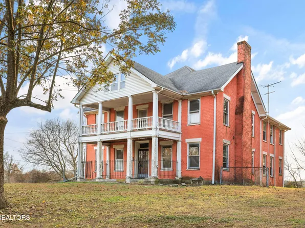 1305 Big Springs Rd, Maryville, TN 37801