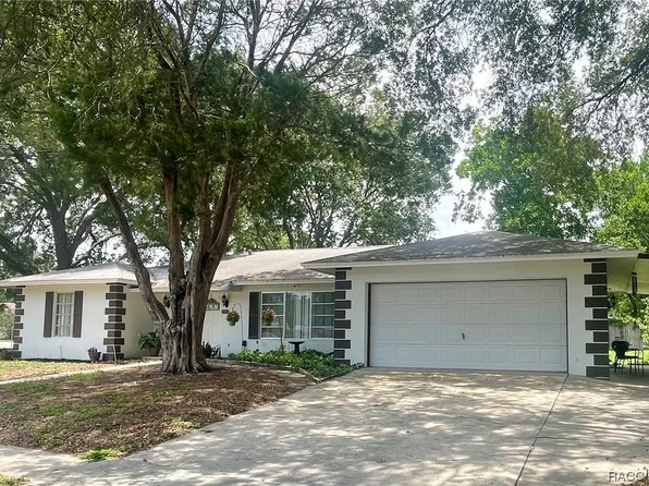 9202 N Abbot Dr, Citrus Springs, FL 34434