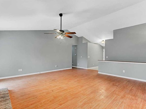 5th image of 300 Jana Dr