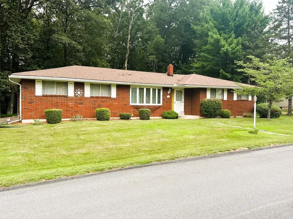 99 Fernwood Rd, Bangor, PA 18013