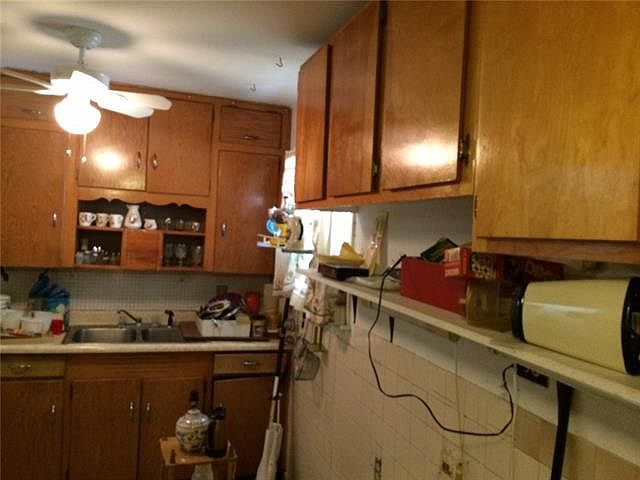 2nd image of 4001 Lebow St