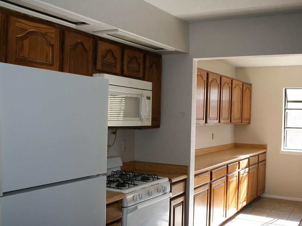 2nd image of 2912 June St NE