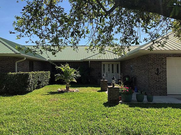3rd image of 267 Caloosa Estates Dr